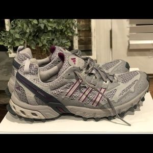 Adidas kanadia athletic shoes size 11